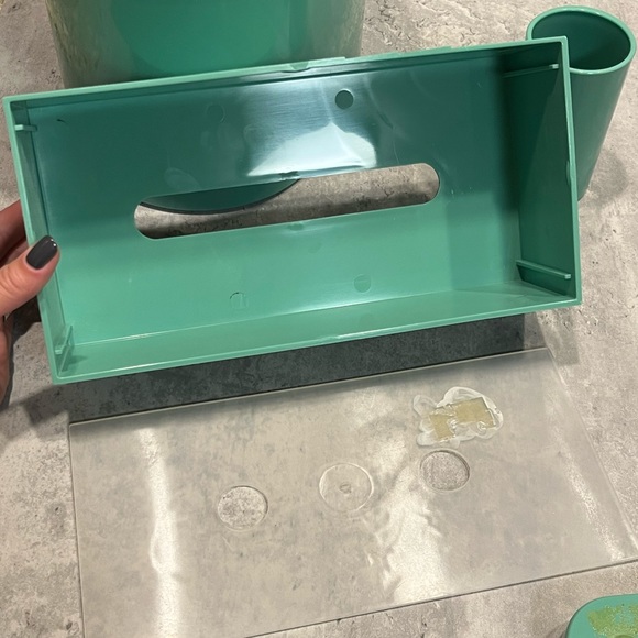 Vintage seafoam teal plastic bathroom accessories waste bin cup soap dish tissue - Picture 9 of 16